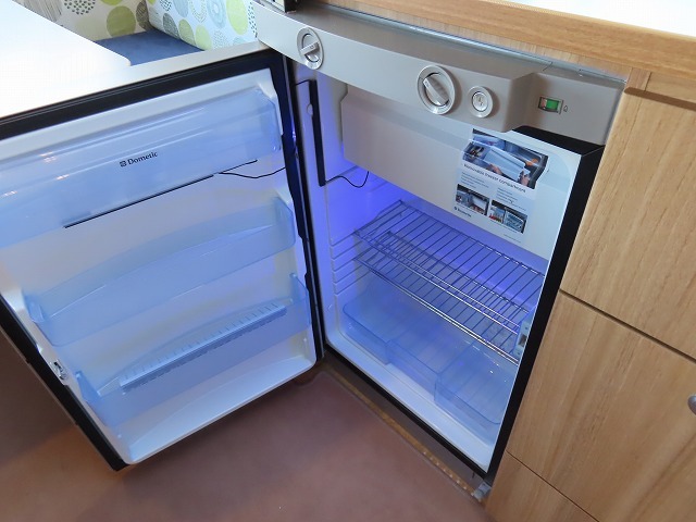 キャンピングカー トレーラー ﾄﾘｶﾞﾉ ｴﾒﾛｰﾄﾞ376V　牽引免許不要