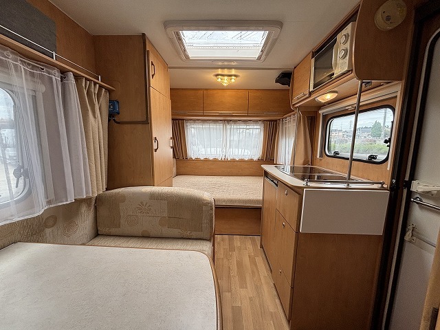 キャンピングカー トレーラー ﾄﾘｶﾞﾉ ｴﾒﾛｰﾄﾞ390