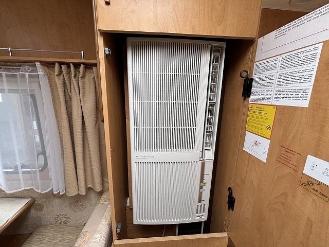 キャンピングカー トレーラー ﾄﾘｶﾞﾉ ｴﾒﾛｰﾄﾞ390