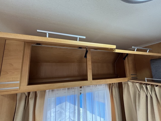 キャンピングカー トレーラー ﾄﾘｶﾞﾉ ｴﾒﾛｰﾄﾞ390