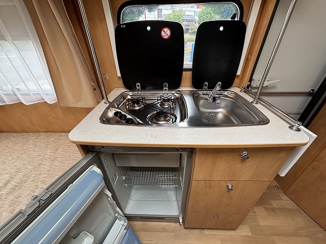 キャンピングカー トレーラー ﾄﾘｶﾞﾉ ｴﾒﾛｰﾄﾞ390