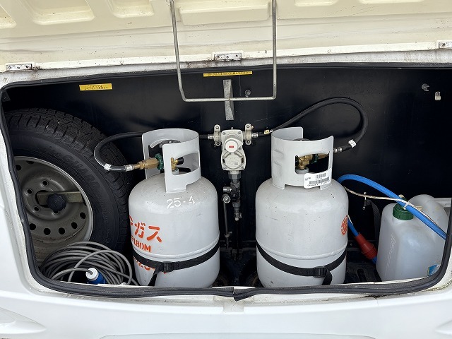 キャンピングカー トレーラー ﾄﾘｶﾞﾉ ｴﾒﾛｰﾄﾞ390