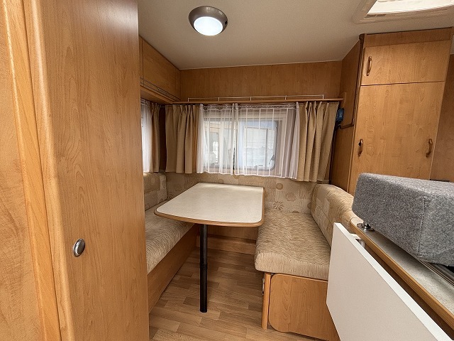 キャンピングカー トレーラー ﾄﾘｶﾞﾉ ｴﾒﾛｰﾄﾞ390