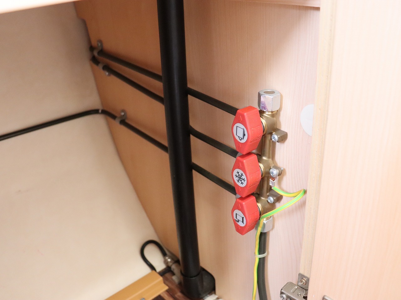 キャンピングカー トレーラー ﾀﾊﾞｰﾄ ｽﾓｰﾙｴｯｸﾞ 牽引免許不要