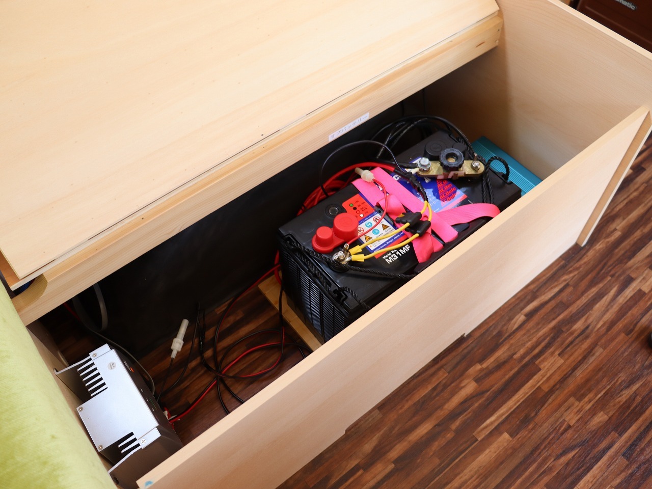 キャンピングカー トレーラー ﾀﾊﾞｰﾄ ｽﾓｰﾙｴｯｸﾞ 牽引免許不要