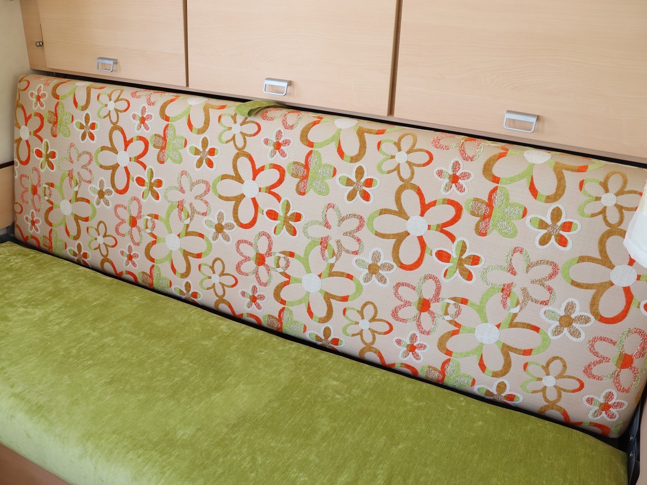 キャンピングカー トレーラー ﾀﾊﾞｰﾄ ｽﾓｰﾙｴｯｸﾞ 牽引免許不要