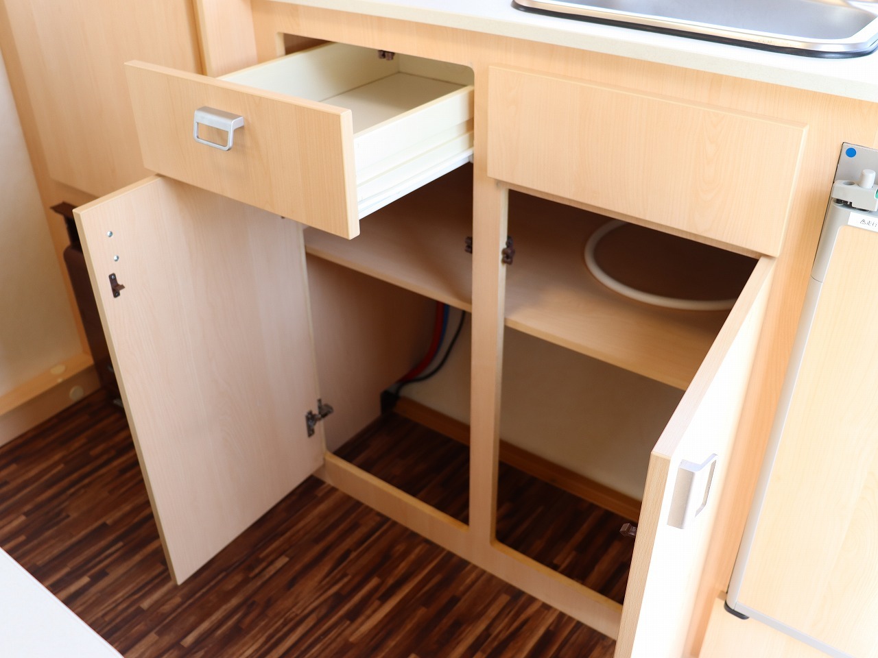 キャンピングカー トレーラー ﾀﾊﾞｰﾄ ｽﾓｰﾙｴｯｸﾞ 牽引免許不要