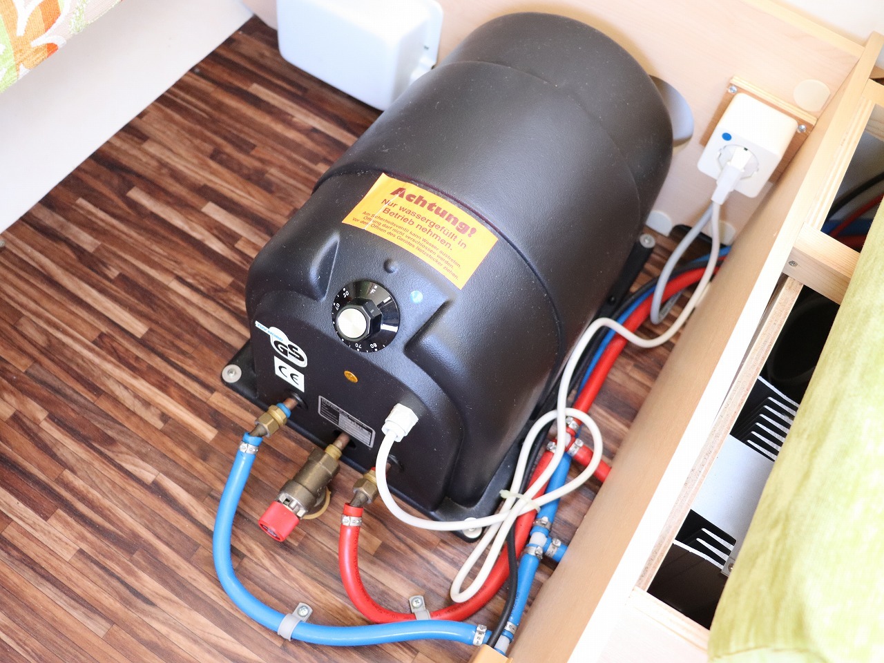 キャンピングカー トレーラー ﾀﾊﾞｰﾄ ｽﾓｰﾙｴｯｸﾞ 牽引免許不要