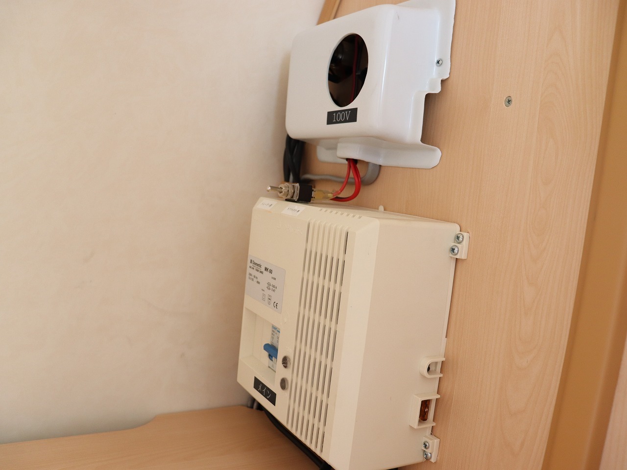 キャンピングカー トレーラー ﾀﾊﾞｰﾄ ｽﾓｰﾙｴｯｸﾞ 牽引免許不要