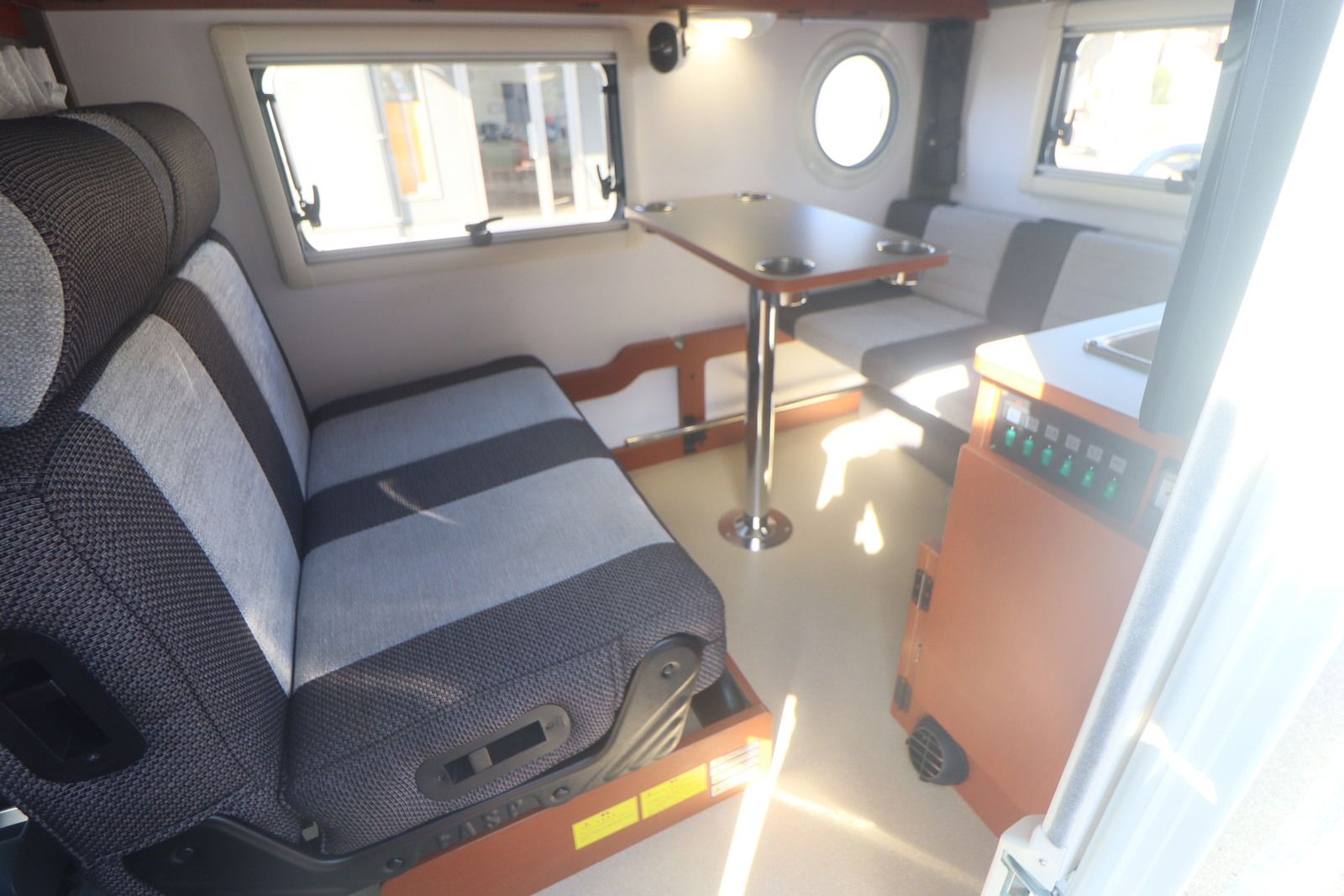 キャンピングカー 軽キャンパー ｷｬﾘｲ ｲﾝﾃﾞｨ727 ﾀｲﾌﾟS