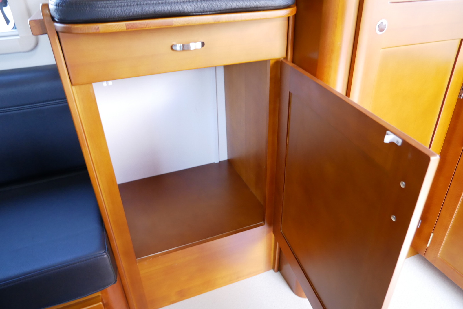 キャンピングカー トレーラー ﾀｺｽ ﾐﾐｰ310 家庭用ｴｱｺﾝ FFﾋｰﾀｰ