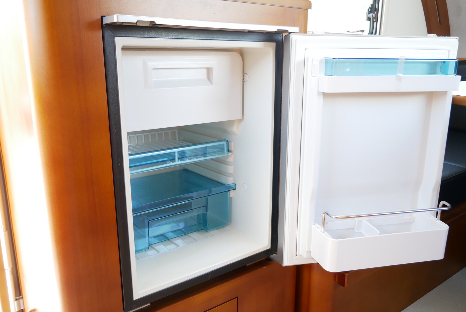 キャンピングカー トレーラー ﾀｺｽ ﾐﾐｰ310 家庭用ｴｱｺﾝ FFﾋｰﾀｰ