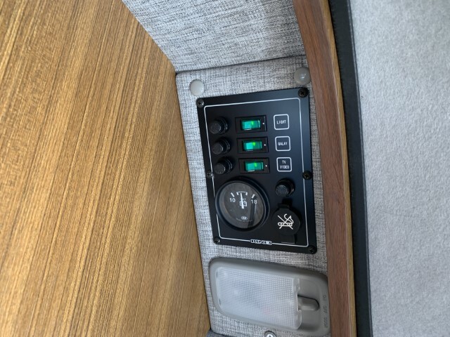 キャンピングカー バンコン ﾘﾝｴｲ ﾊﾞｶﾝﾁｪｽ  1ｵｰﾅｰ FFﾋｰﾀｰ 冷蔵庫