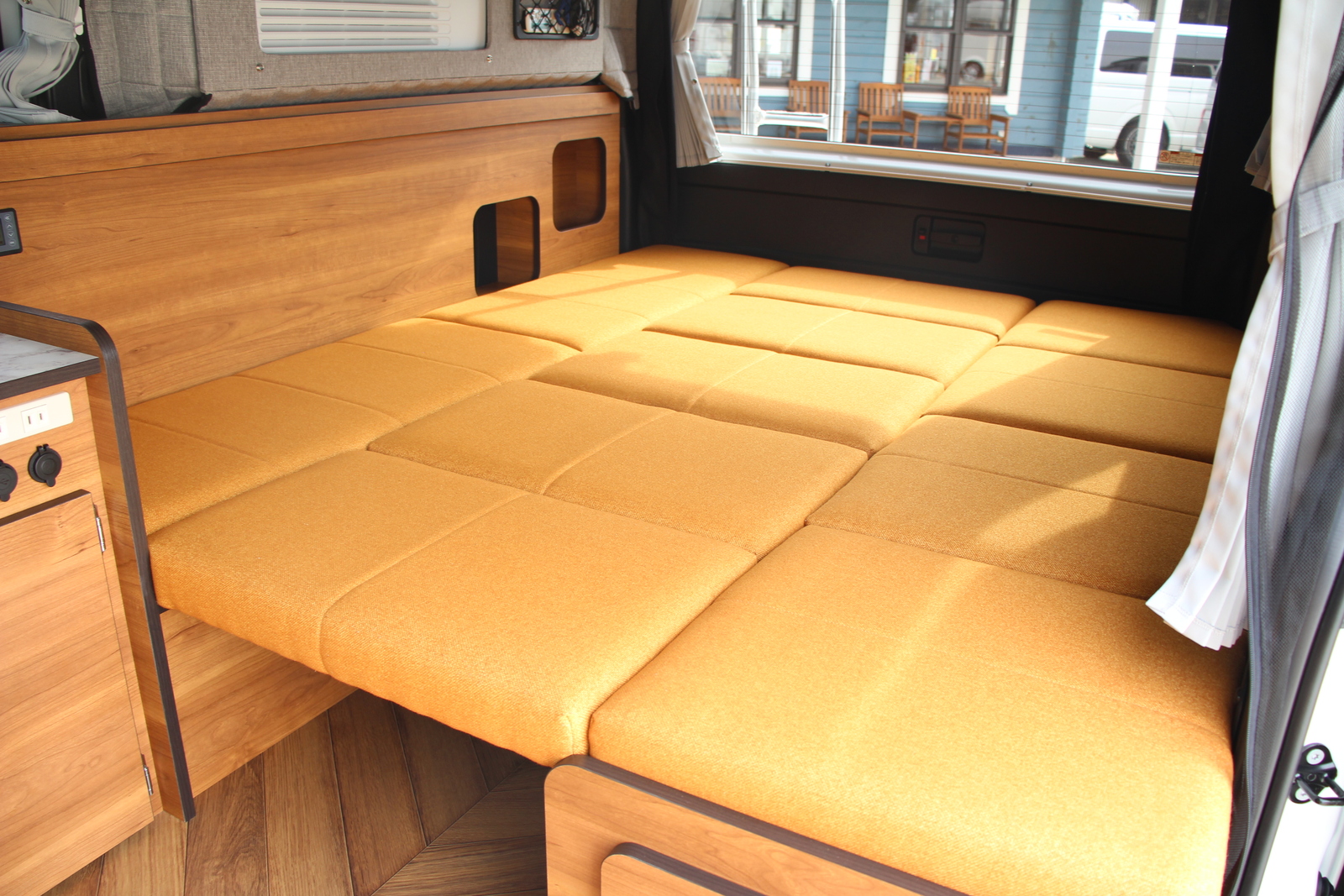 キャンピングカー バンコン ﾊｲｴｰｽ ｽﾍﾟｰｽｷｬﾝﾊﾟｰ ﾀｲﾌﾟｸｰﾙW