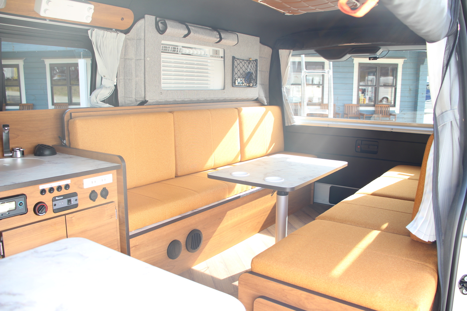 キャンピングカー バンコン ﾊｲｴｰｽ ｽﾍﾟｰｽｷｬﾝﾊﾟｰ ﾀｲﾌﾟｸｰﾙW