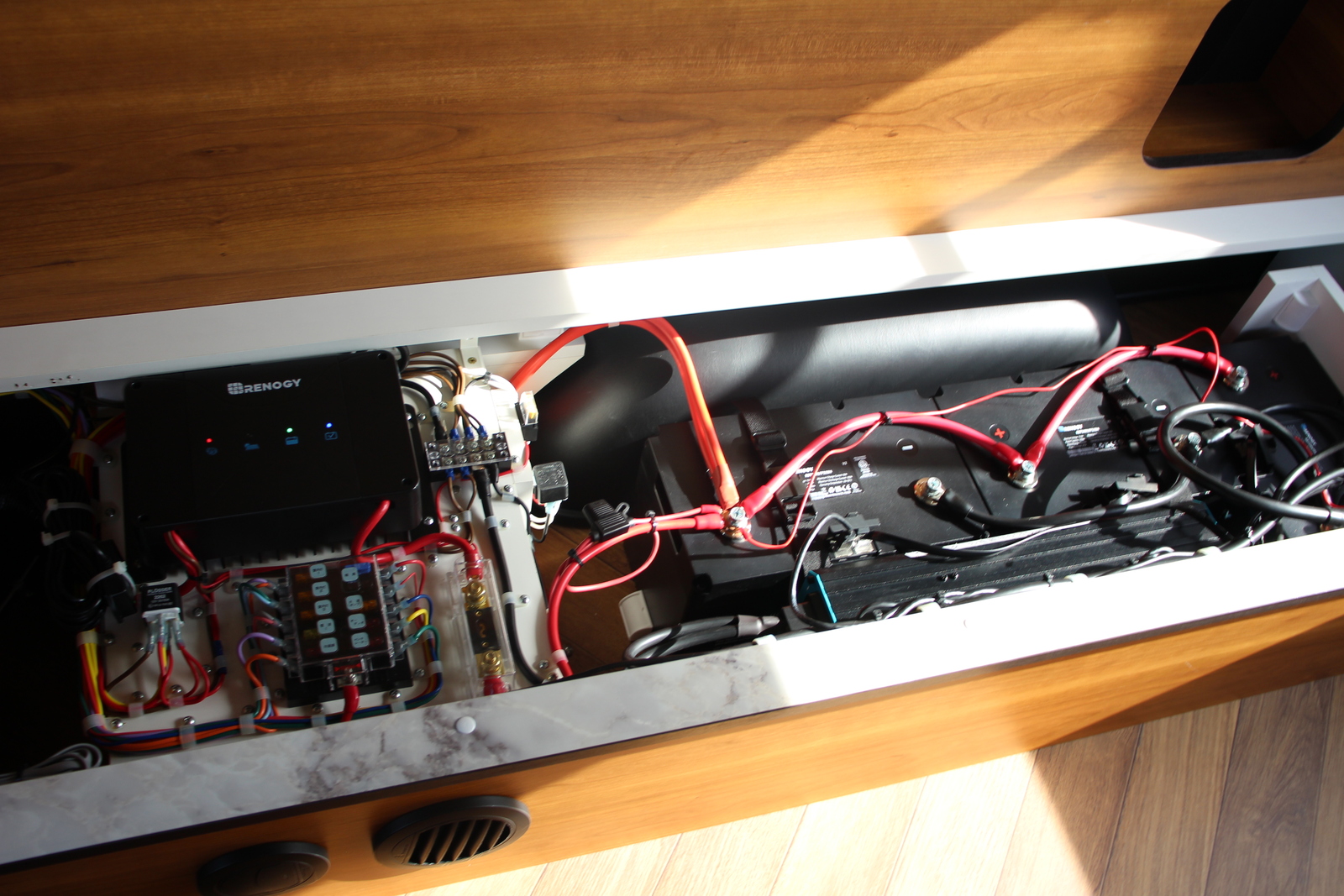 キャンピングカー バンコン ﾊｲｴｰｽ ｽﾍﾟｰｽｷｬﾝﾊﾟｰ ﾀｲﾌﾟｸｰﾙW