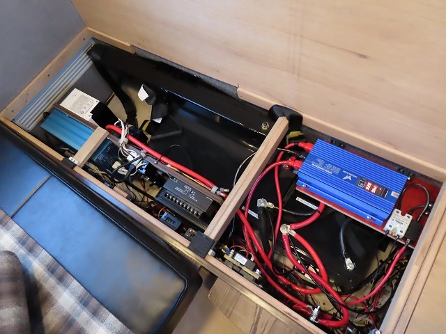 キャンピングカー キャブコン ｶﾑﾛｰﾄﾞ ﾊﾞﾝﾃｯｸ ｼﾞﾙ令和ED 4WD