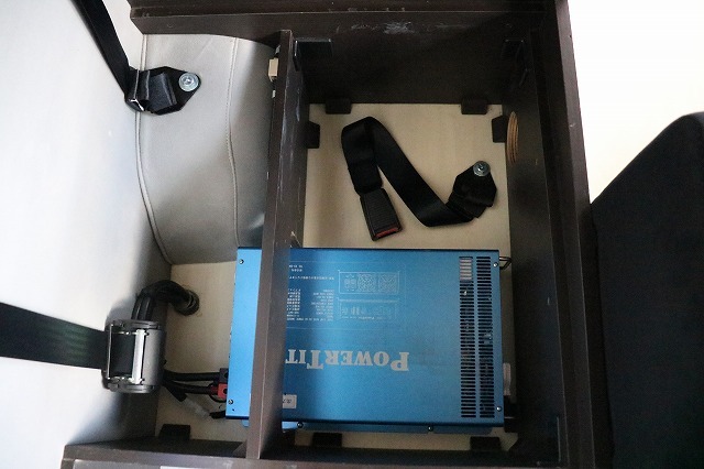 キャンピングカー バンコン ﾊｲｴｰｽ ﾚｸﾋﾞｨ ﾎﾟｼｪｯﾄ DT　4WD