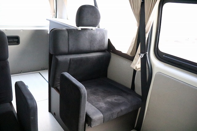 キャンピングカー バンコン ﾊｲｴｰｽ ﾚｸﾋﾞｨ ﾎﾟｼｪｯﾄ DT　4WD