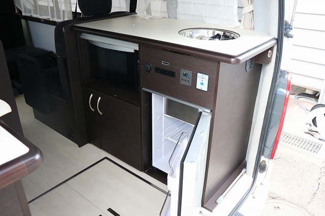 キャンピングカー バンコン ﾊｲｴｰｽ ﾚｸﾋﾞｨ ﾎﾟｼｪｯﾄ DT　4WD