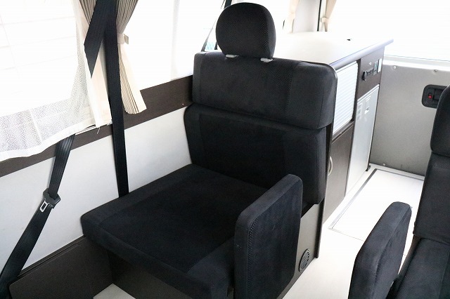 キャンピングカー バンコン ﾊｲｴｰｽ ﾚｸﾋﾞｨ ﾎﾟｼｪｯﾄ DT　4WD