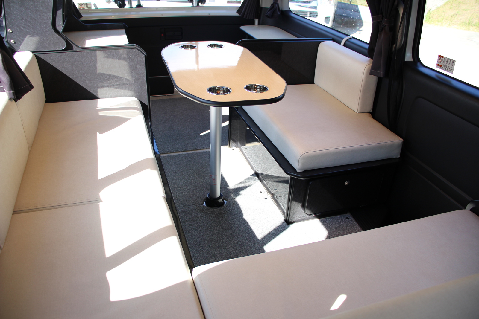 キャンピングカー バンコン ﾊｲｴｰｽ FOCS DS-L