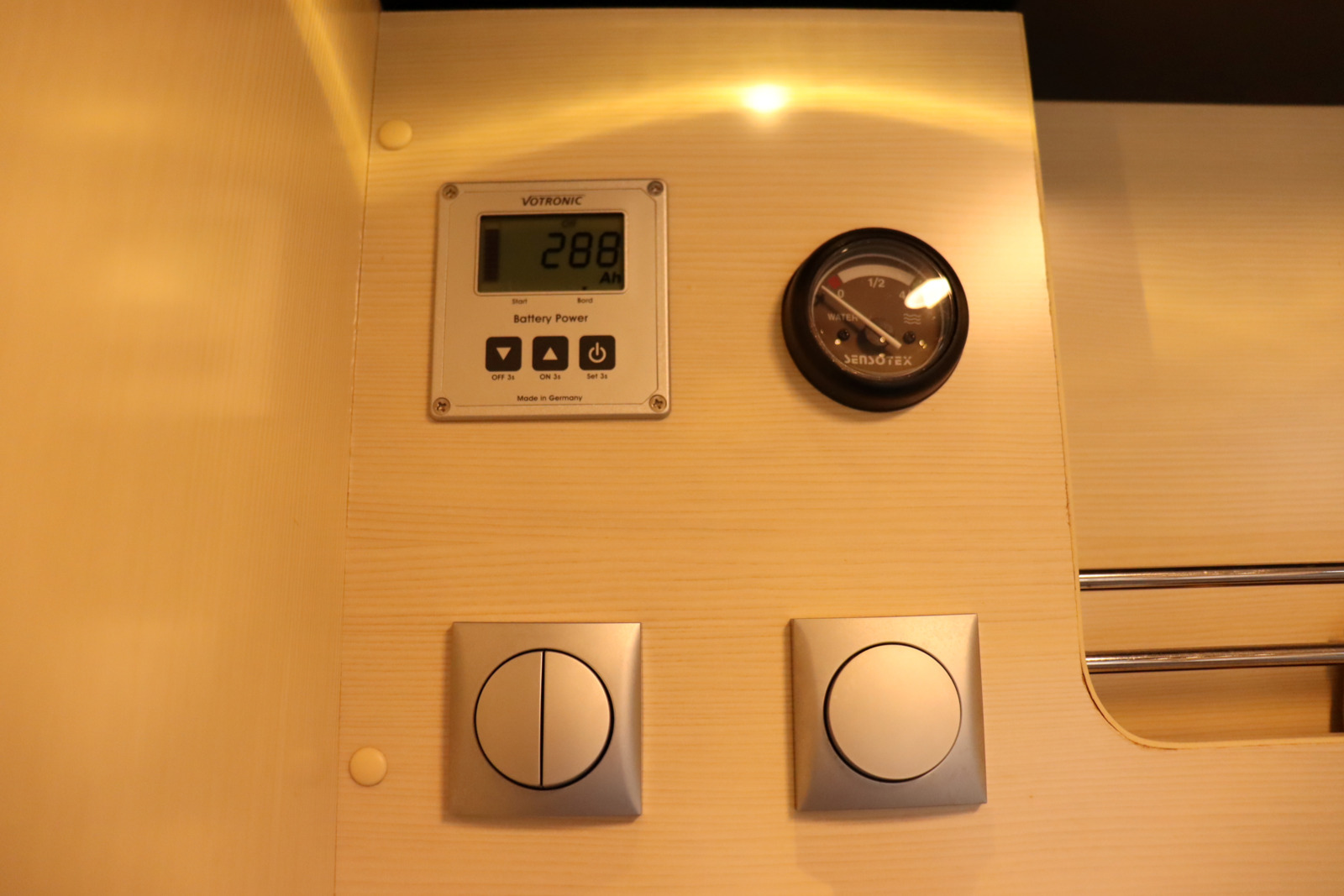 キャンピングカー キャブコン ｶﾑﾛｰﾄﾞ ﾊﾞﾝﾃｯｸｼﾞﾙﾉｰﾌﾞﾙ 家ｴｱｺﾝ4WD