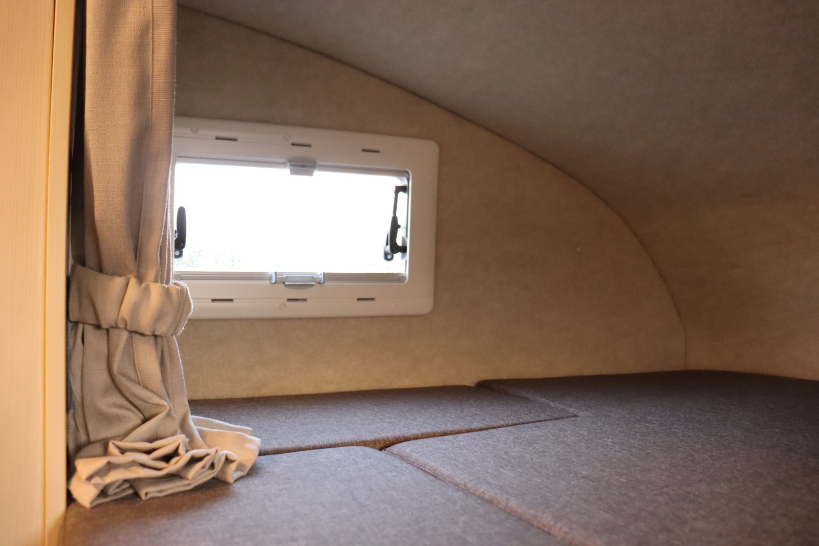 キャンピングカー キャブコン ｶﾑﾛｰﾄﾞ ﾊﾞﾝﾃｯｸｼﾞﾙﾉｰﾌﾞﾙ 家ｴｱｺﾝ4WD