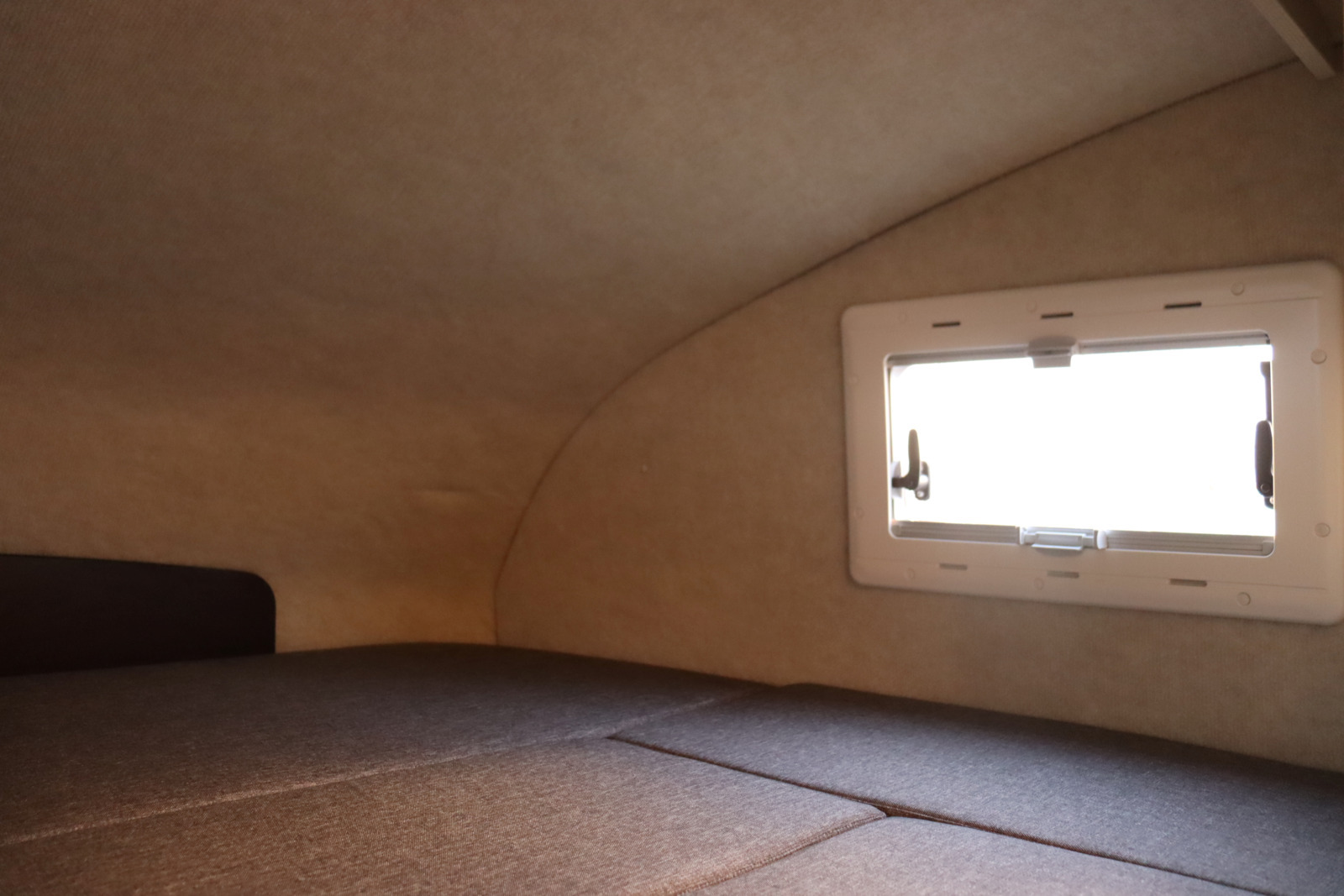 キャンピングカー キャブコン ｶﾑﾛｰﾄﾞ ﾊﾞﾝﾃｯｸｼﾞﾙﾉｰﾌﾞﾙ 家ｴｱｺﾝ4WD