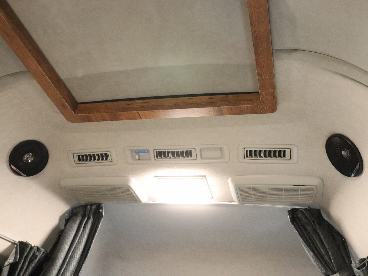 キャンピングカー バンコン ﾊｲｴｰｽ ﾓﾋﾞｰﾃﾞｨｯｸNH02 FFﾋｰﾀｰ 4WD