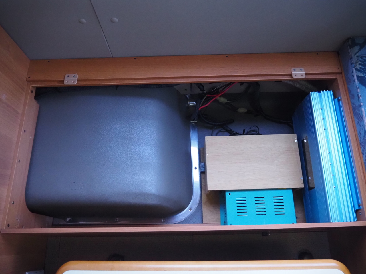 キャンピングカー バスコン ｺｰｽﾀｰ ﾄﾖﾀ ｷｬﾝﾋﾟﾝｸﾞｻﾙｰﾝ NoxPM適合