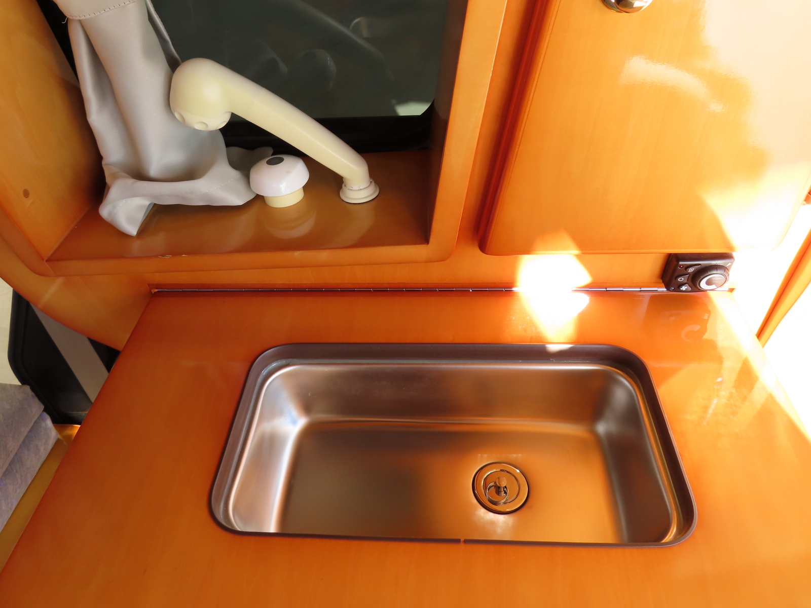 キャンピングカー 軽キャンパー ｴﾌﾞﾘｲ ｵｰﾄﾜﾝ ﾋﾟｯｺﾛ 5MT 4WD