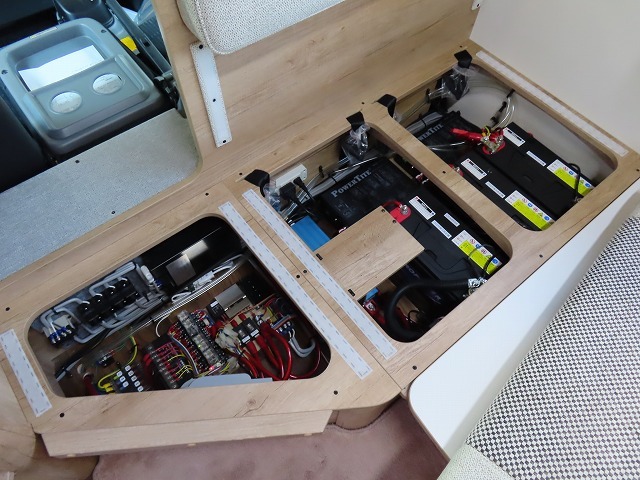 キャンピングカー キャブコン ｶﾑﾛｰﾄﾞ ﾅｯﾂRV ｸﾚｱ5.3Xｴﾎﾞﾘｭｰｼｮﾝ