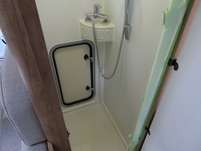 キャンピングカー キャブコン ｶﾑﾛｰﾄﾞ ﾅｯﾂRV ｸﾚｱ5.3Xｴﾎﾞﾘｭｰｼｮﾝ