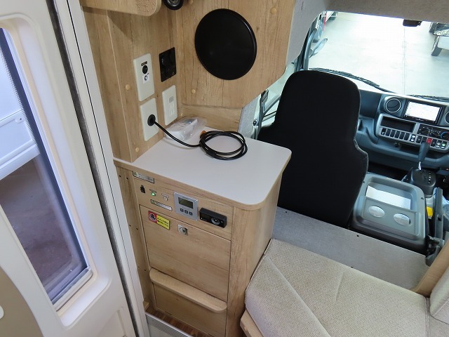 キャンピングカー キャブコン ｶﾑﾛｰﾄﾞ ﾅｯﾂRV ｸﾚｱ5.3Xｴﾎﾞﾘｭｰｼｮﾝ