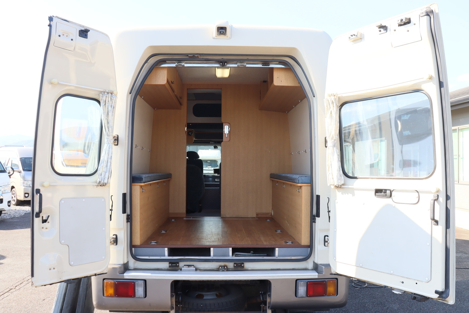 キャンピングカー キャブコン ｴﾙﾌ ﾖｺﾊﾏﾓｰﾀｰｾｰﾙｽ ﾚｯｸｽﾄﾗﾝｽﾀｰ