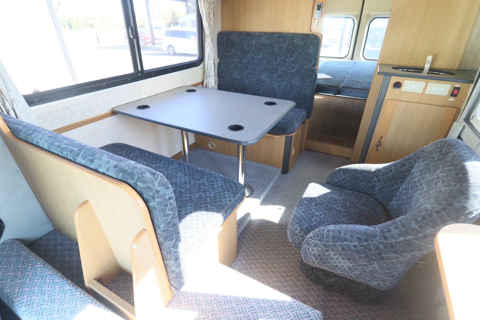 キャンピングカー キャブコン ｴﾙﾌ ﾖｺﾊﾏﾓｰﾀｰｾｰﾙｽ ﾚｯｸｽﾄﾗﾝｽﾀｰ