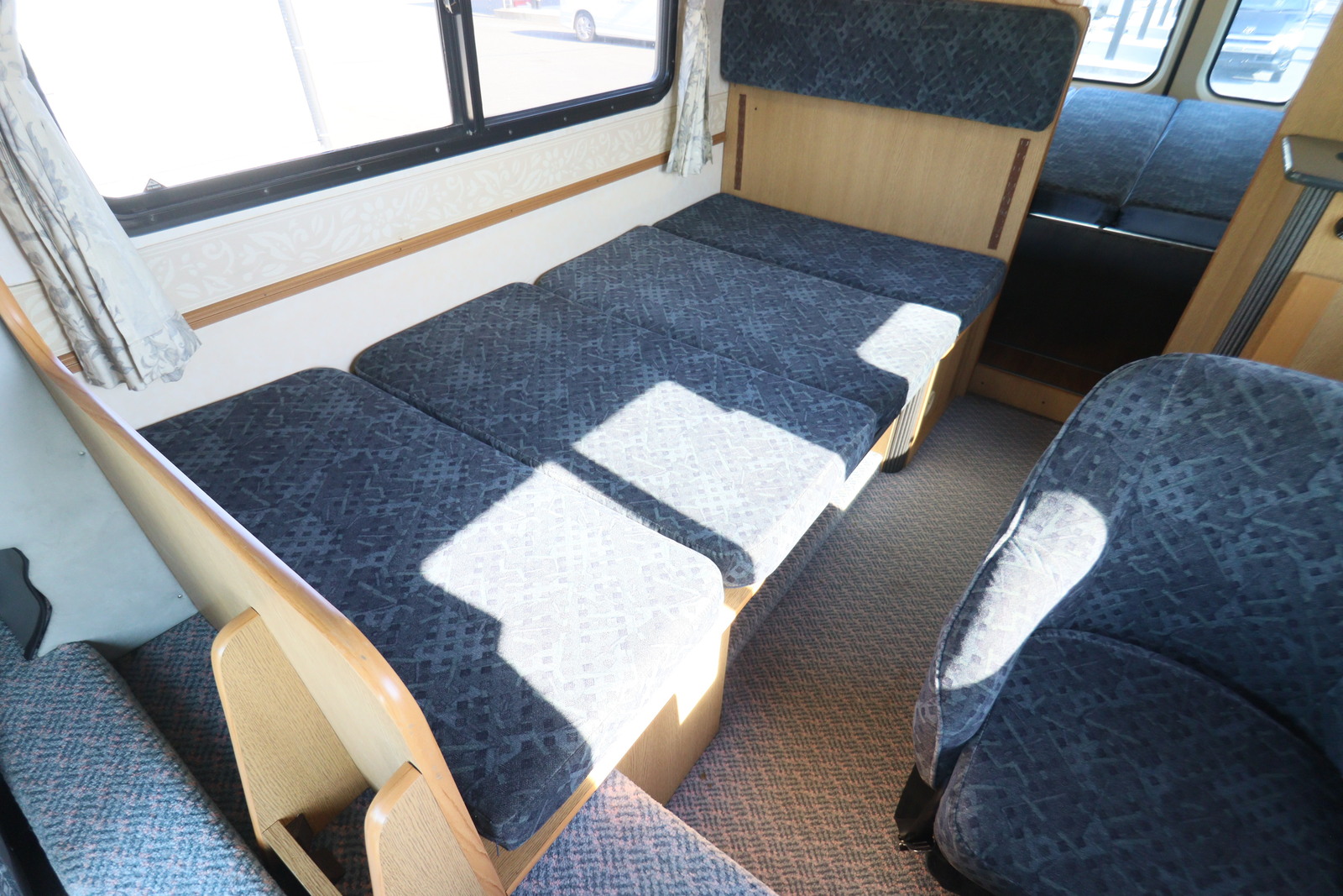 キャンピングカー キャブコン ｴﾙﾌ ﾖｺﾊﾏﾓｰﾀｰｾｰﾙｽ ﾚｯｸｽﾄﾗﾝｽﾀｰ