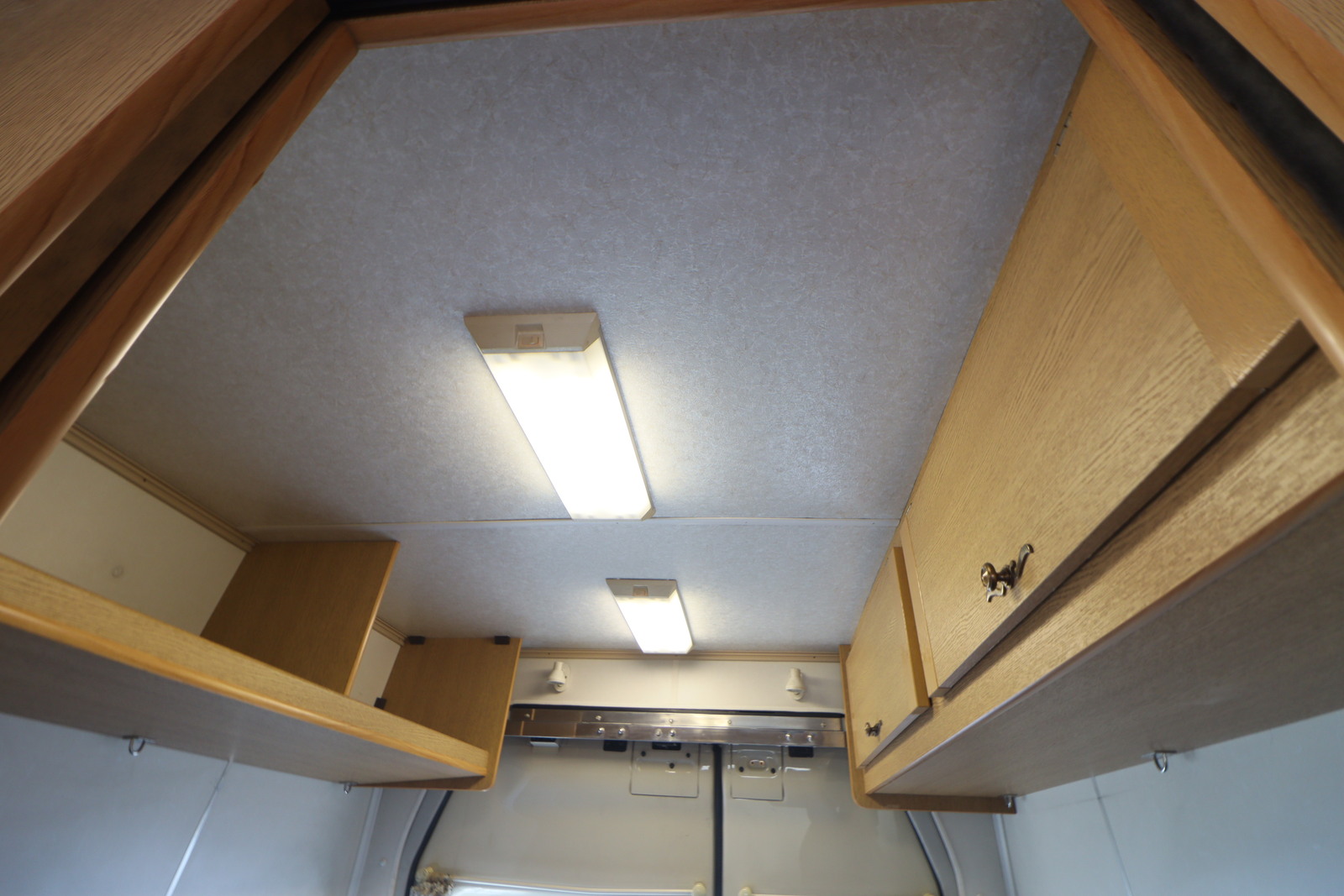 キャンピングカー キャブコン ｴﾙﾌ ﾖｺﾊﾏﾓｰﾀｰｾｰﾙｽ ﾚｯｸｽﾄﾗﾝｽﾀｰ