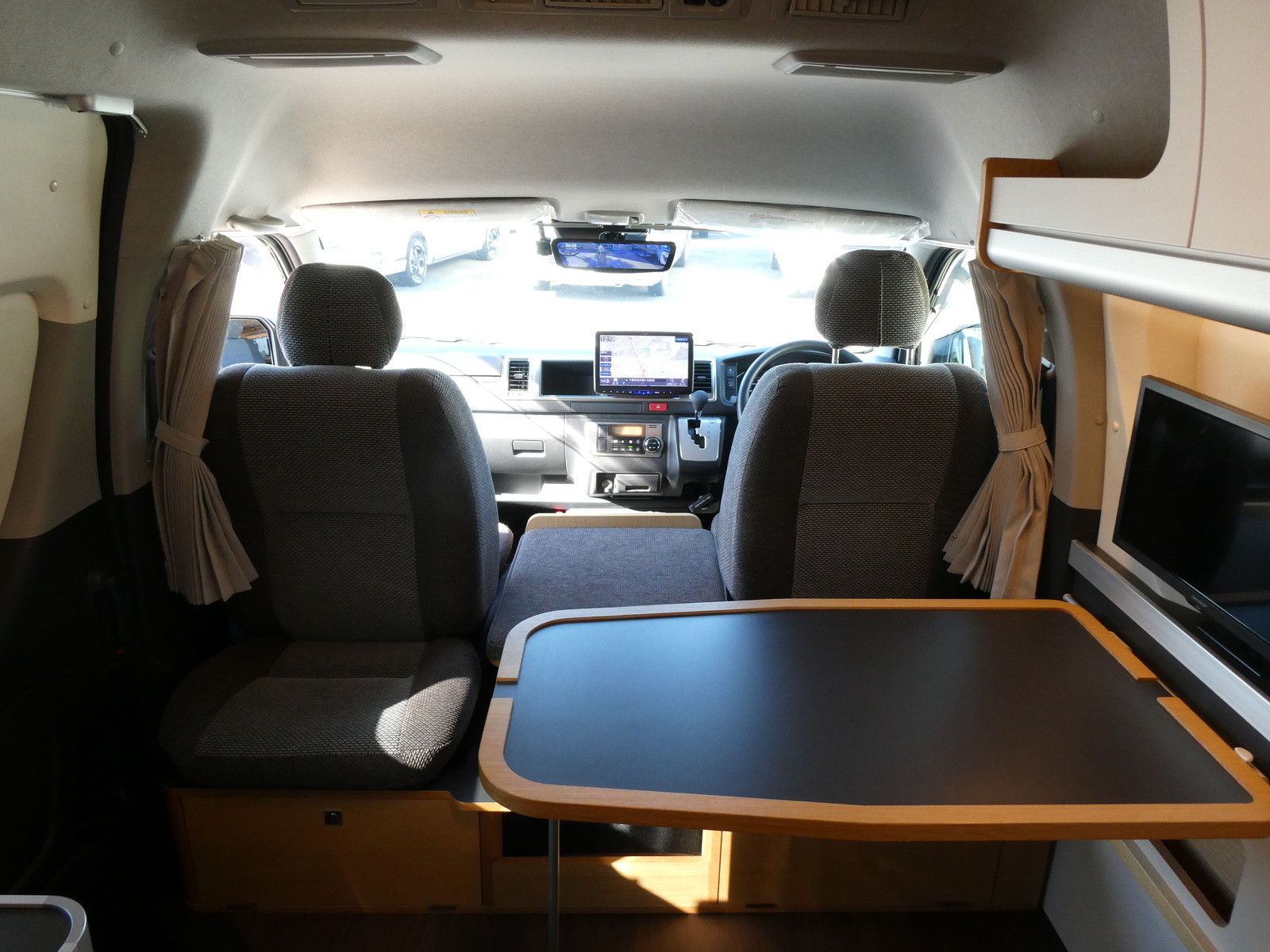 キャンピングカー バンコン ﾄｲﾌｧｸﾄﾘｰ ｱﾙｺｰﾊﾞｸﾞﾗﾝﾃﾞ　家庭用ｴｱｺﾝ