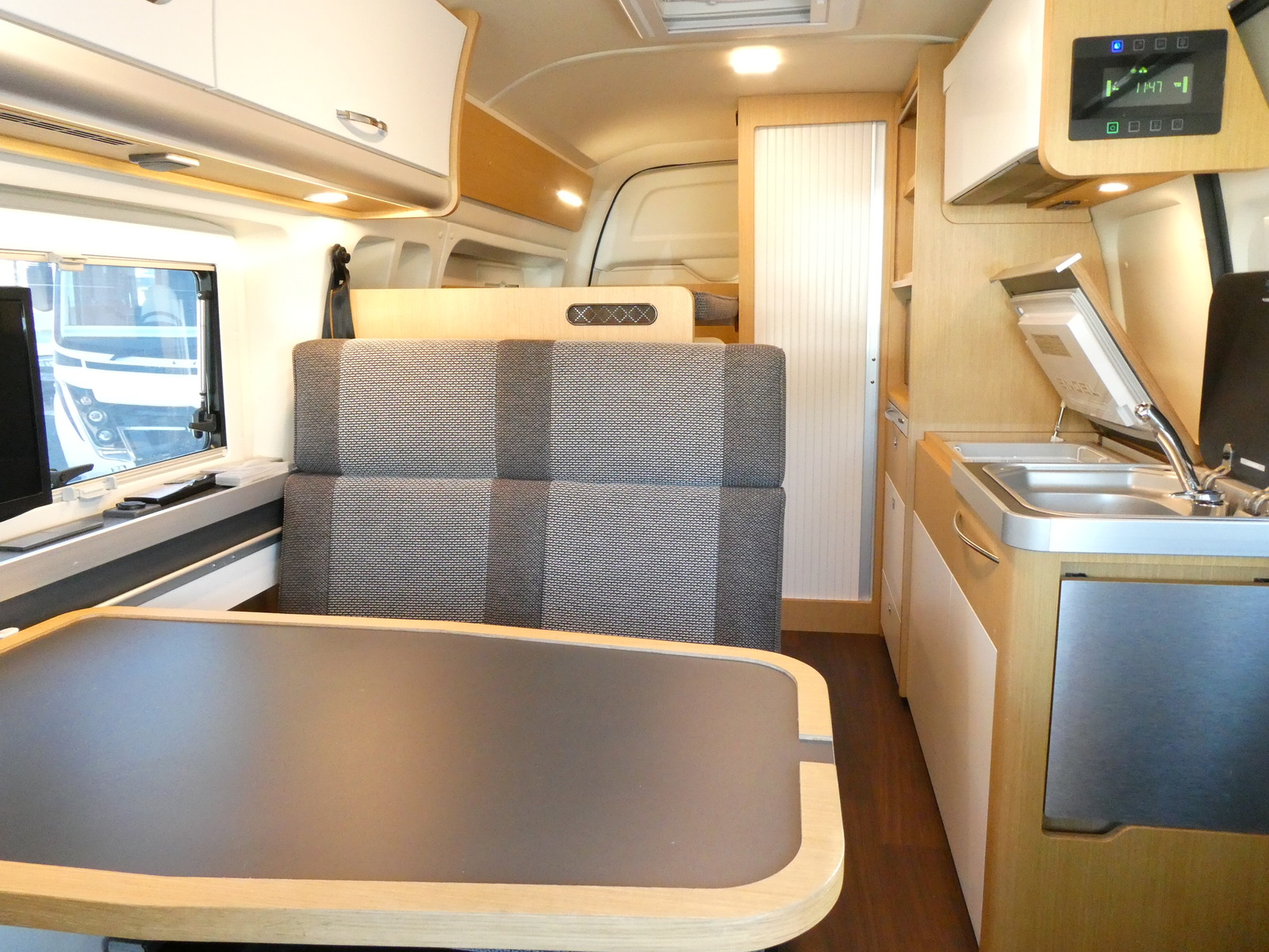 キャンピングカー バンコン ﾄｲﾌｧｸﾄﾘｰ ｱﾙｺｰﾊﾞｸﾞﾗﾝﾃﾞ　家庭用ｴｱｺﾝ