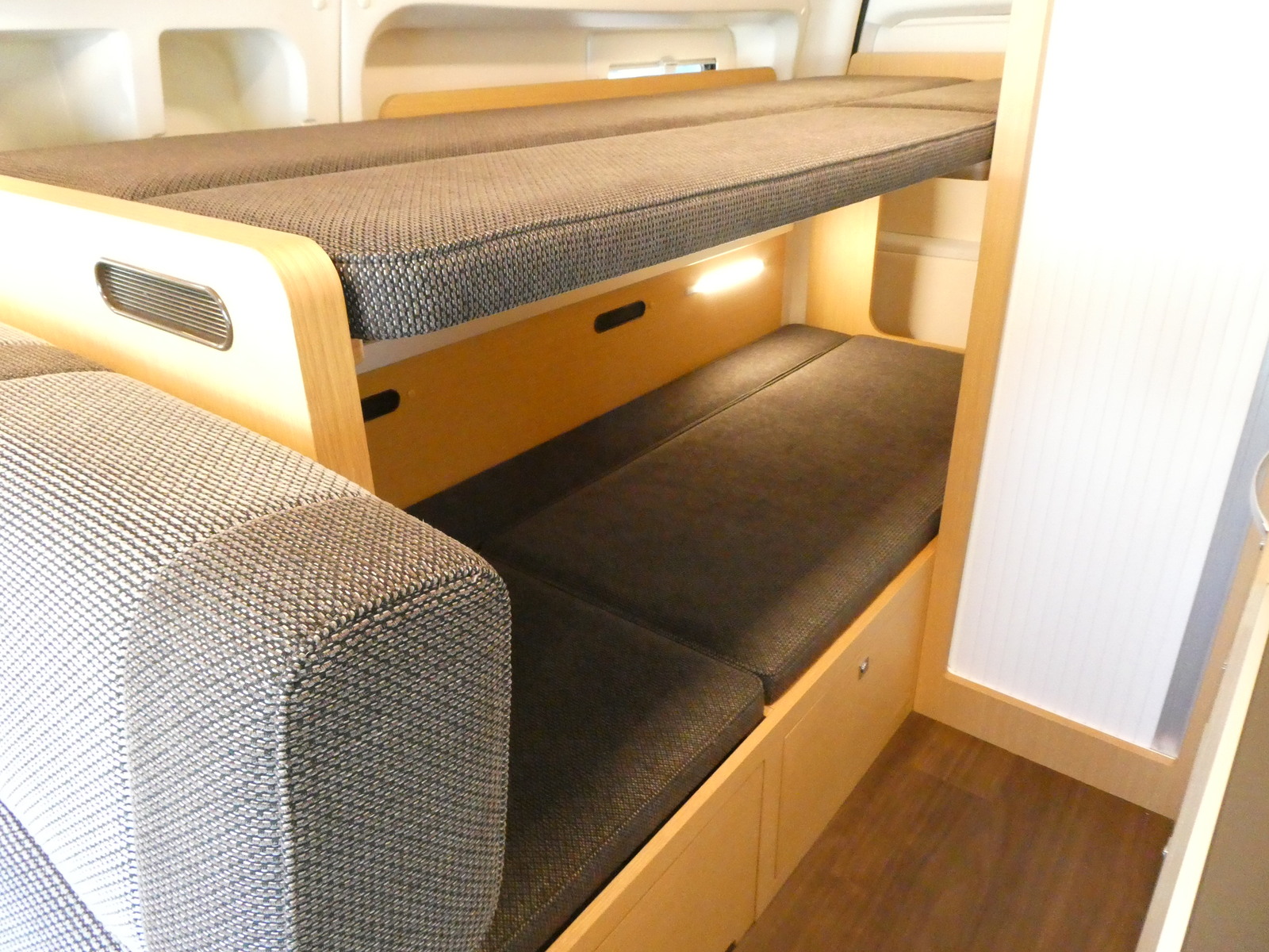 キャンピングカー バンコン ﾄｲﾌｧｸﾄﾘｰ ｱﾙｺｰﾊﾞｸﾞﾗﾝﾃﾞ　家庭用ｴｱｺﾝ