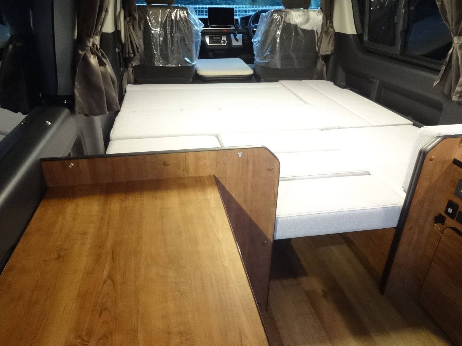 キャンピングカー バンコン ﾊｲｴｰｽ FOCS DS-F 4WD FFﾋｰﾀｰ