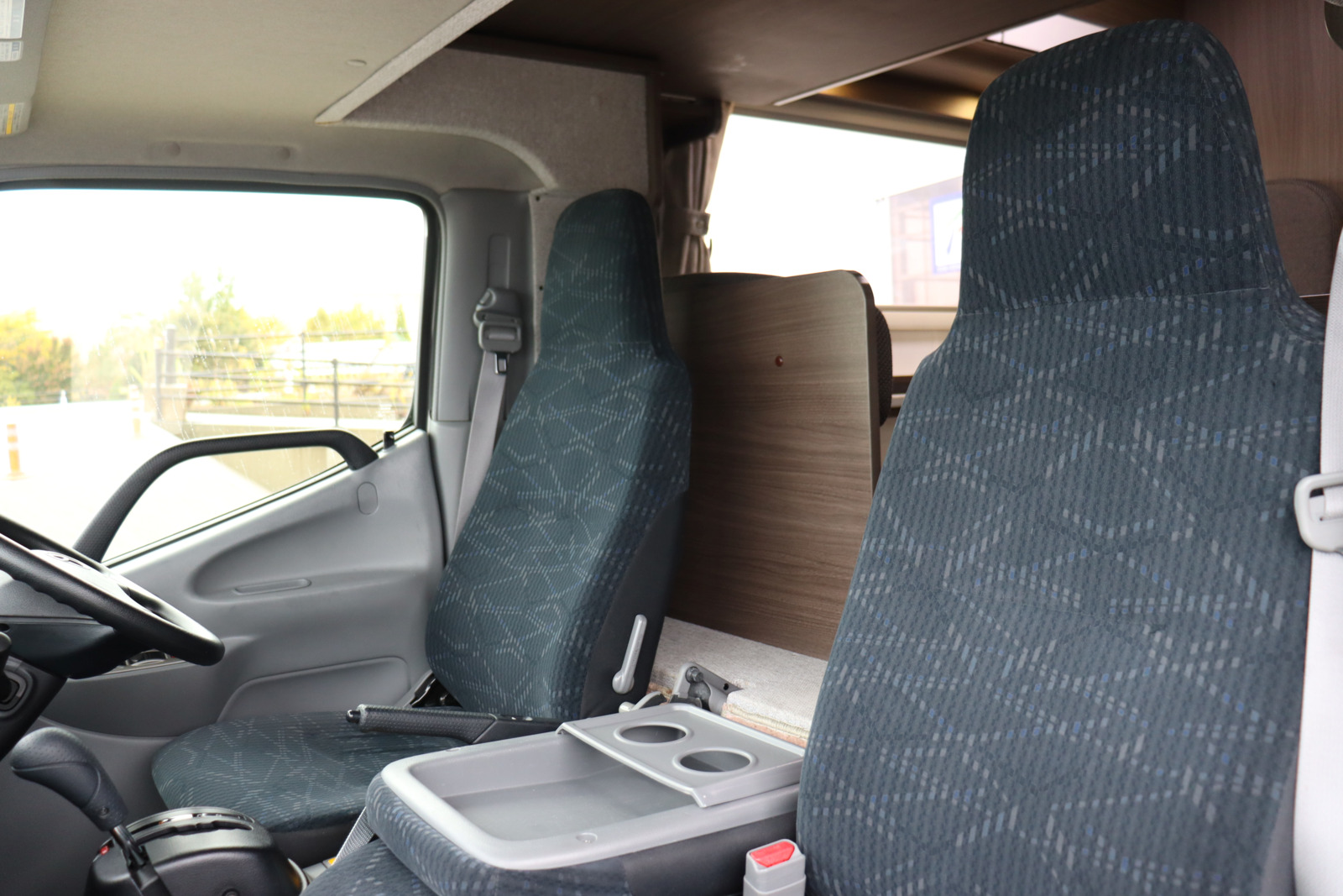 キャンピングカー キャブコン ｶﾑﾛｰﾄﾞﾅｯﾂRVｸﾚｱ5.3Wｴﾎﾞﾘｭｰｼｮﾝ4WD