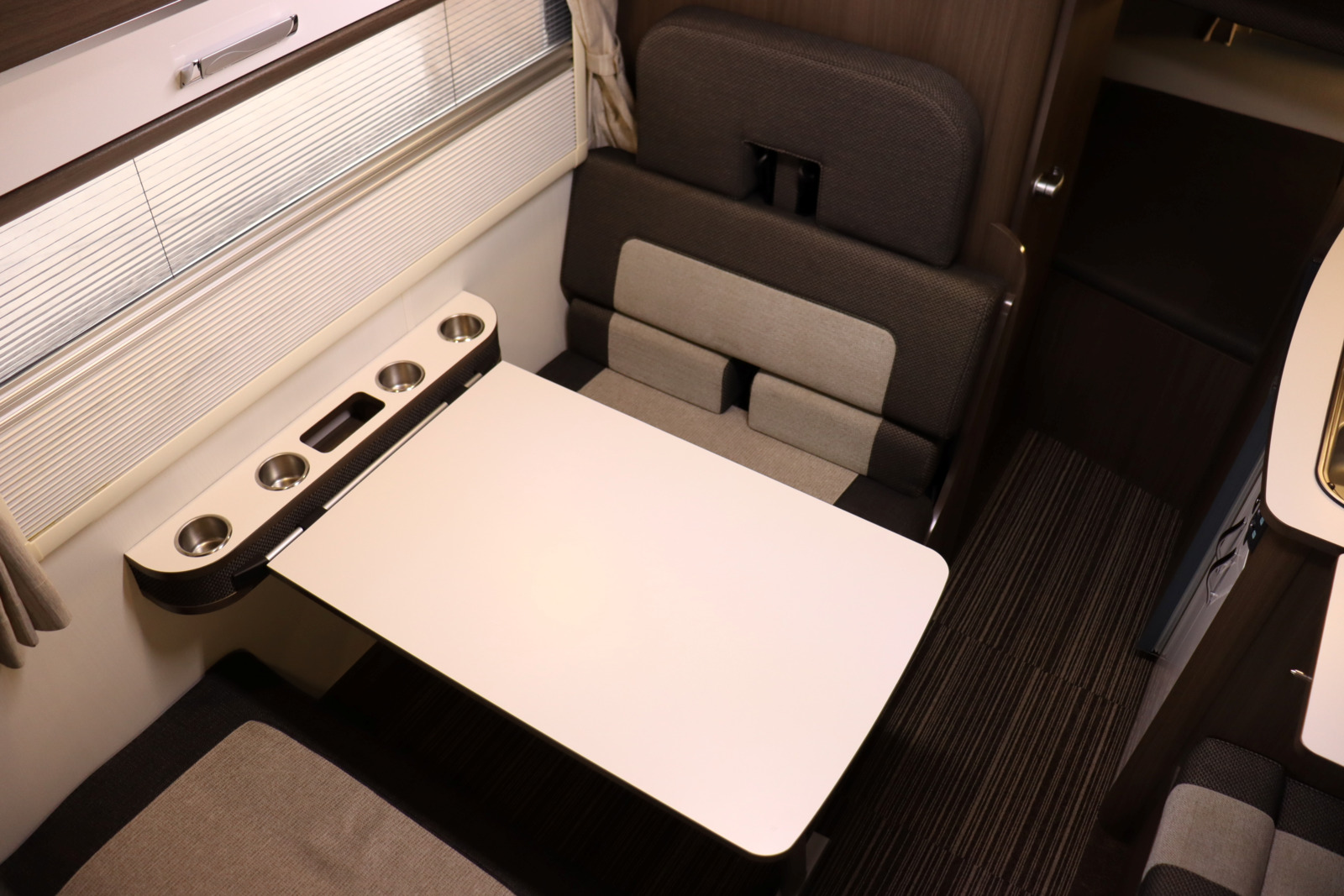 キャンピングカー キャブコン ｶﾑﾛｰﾄﾞﾅｯﾂRVｸﾚｱ5.3Wｴﾎﾞﾘｭｰｼｮﾝ4WD