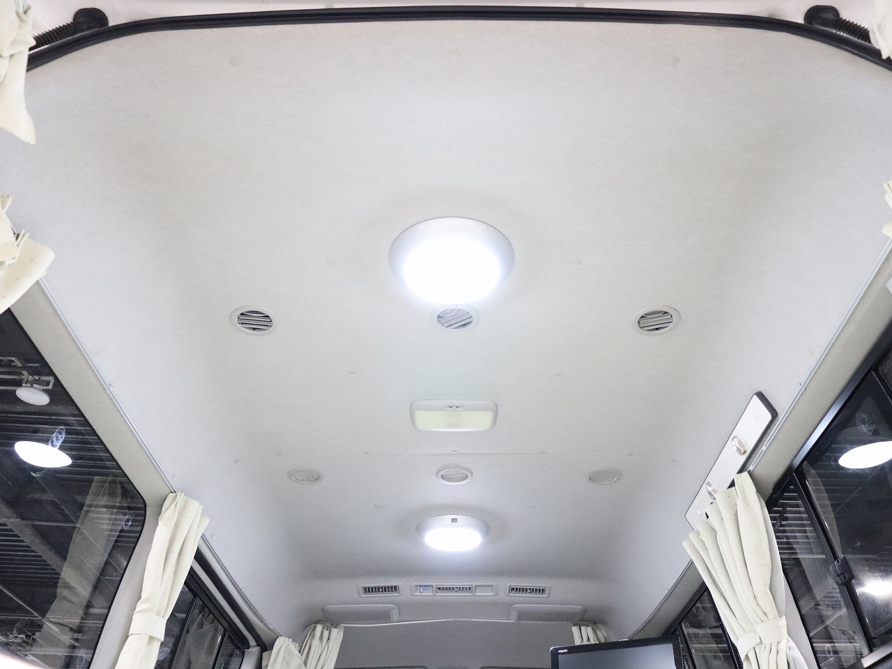 キャンピングカー バンコン ﾊｲｴｰｽ ﾊﾟｽﾜｺﾞﾝ 4WD　FF　ｲﾝﾊﾞｰﾀｰ