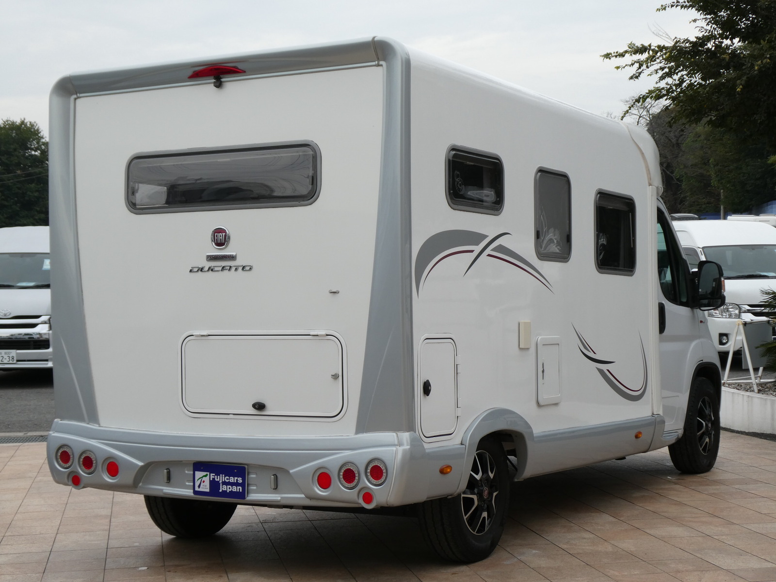 キャンピングカー バンコン ｴｰｽｷｬﾗﾊﾞﾝ ｴｰｽ565　9AT　2.3L