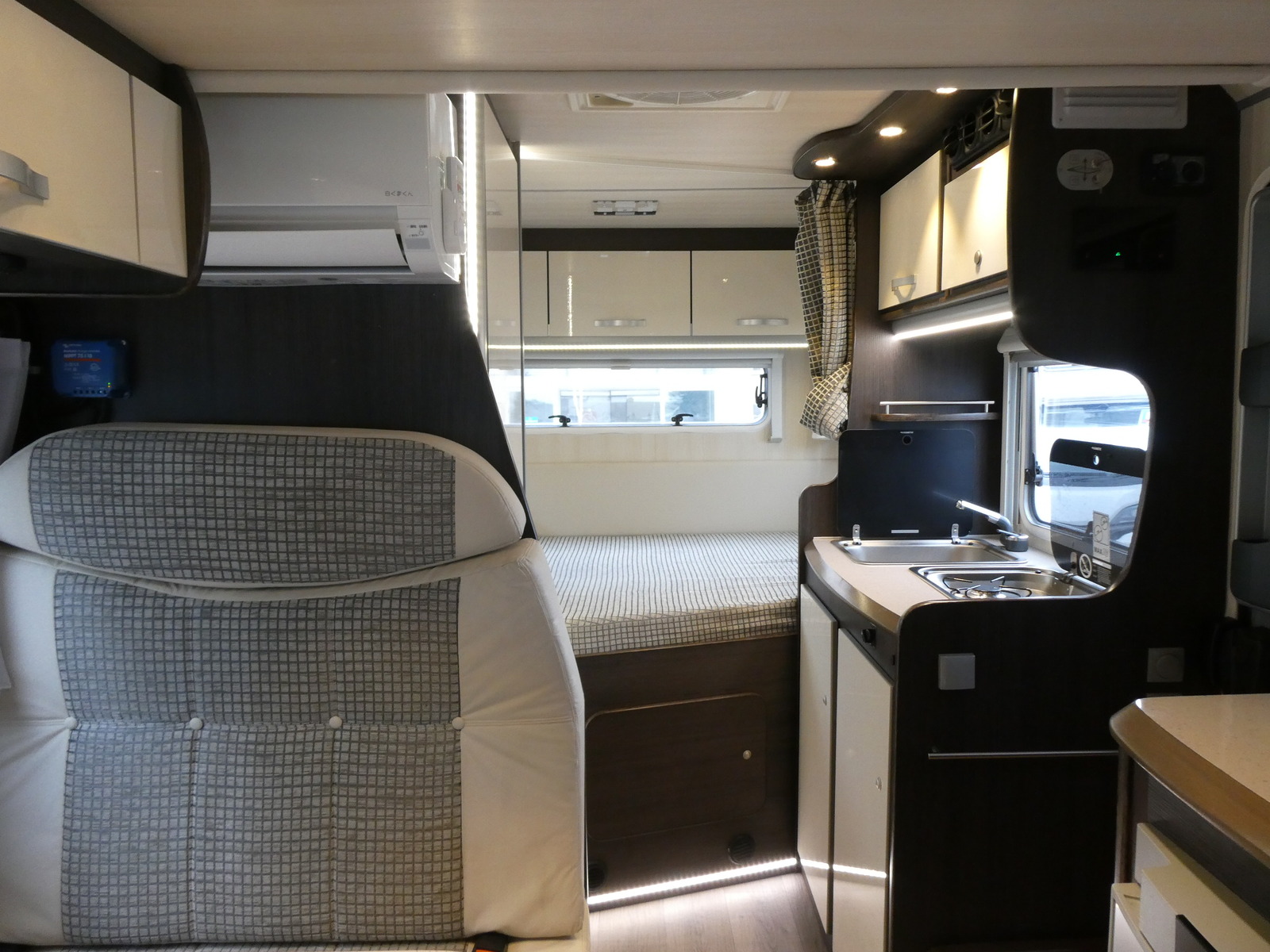 キャンピングカー バンコン ｴｰｽｷｬﾗﾊﾞﾝ ｴｰｽ565　9AT　2.3L