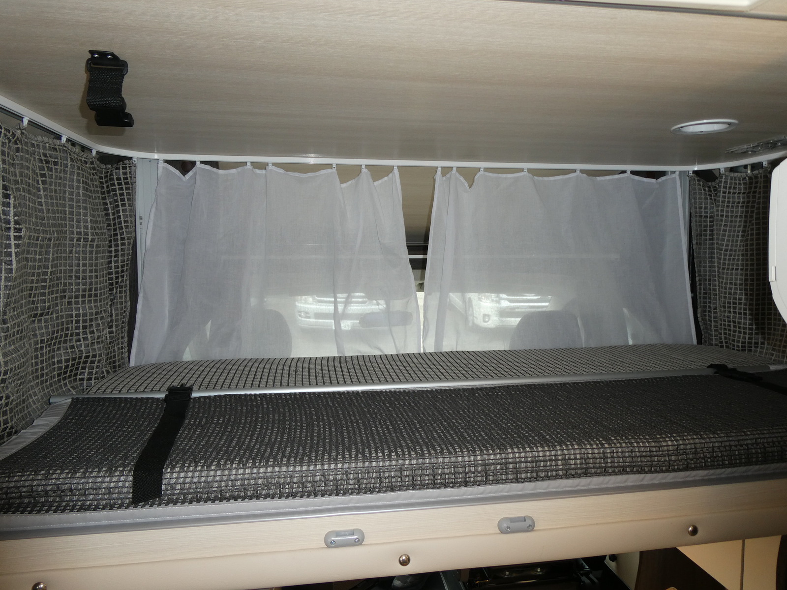 キャンピングカー バンコン ｴｰｽｷｬﾗﾊﾞﾝ ｴｰｽ565　9AT　2.3L