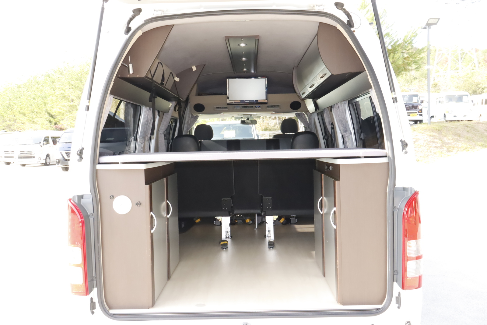 キャンピングカー バンコン ﾊｲｴｰｽ ﾚｸﾋﾞｨ ｻﾗｲDS